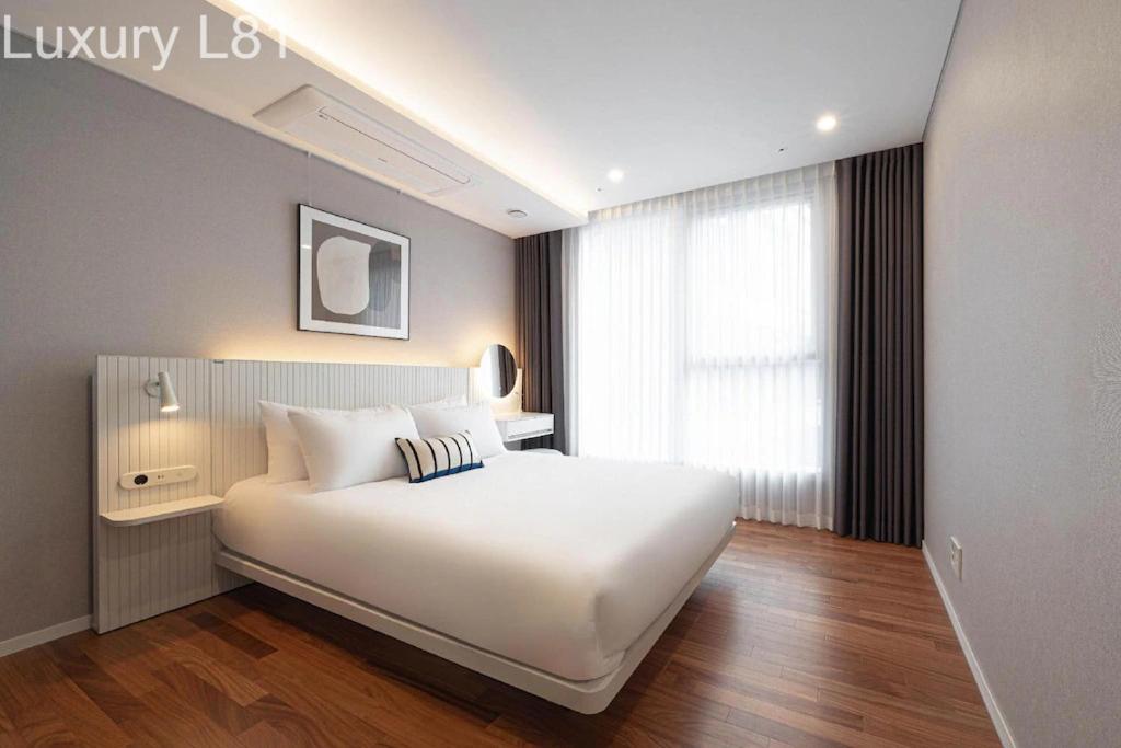 Angia Luxury Apartment Inside Landmark 81 Tower Ho Chi Minh-staden Exteriör bild